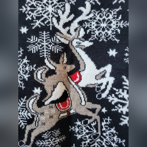 Black and white Christmas Holiday wool sweater, size S, new - Picture 3 of 3